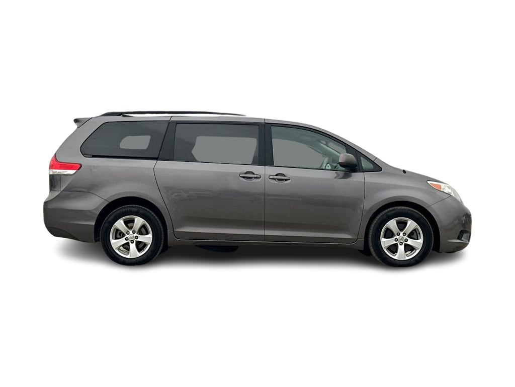 Thumbnail: 2014 Toyota Sienna - 20