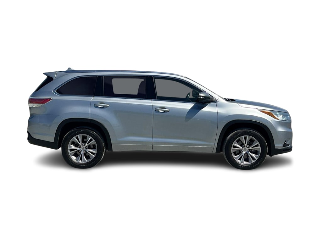 Thumbnail: 2015 Toyota Highlander - 19
