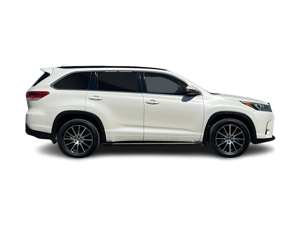 Thumbnail: 2018 Toyota Highlander - 20