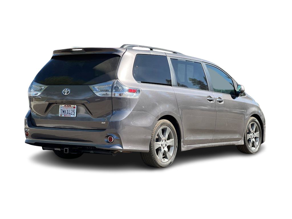 Thumbnail: 2015 Toyota Sienna - 17