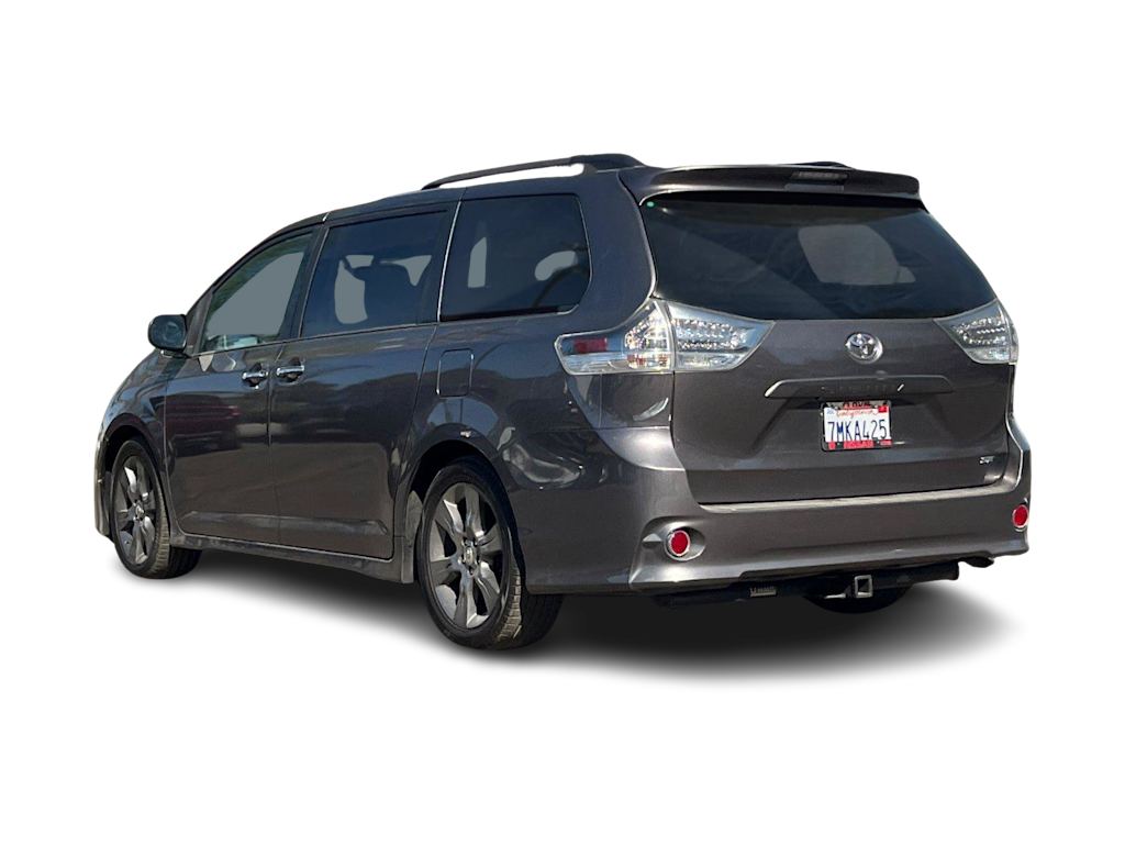 Thumbnail: 2015 Toyota Sienna - 4