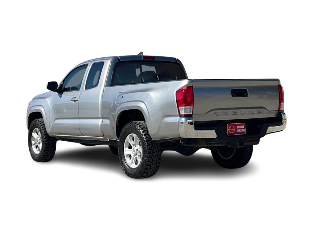 Thumbnail: 2016 Toyota Tacoma - 4