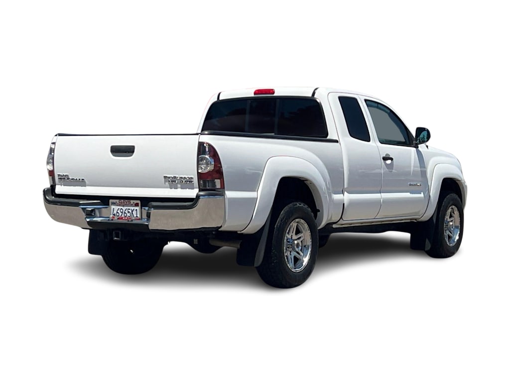 Thumbnail: 2014 Toyota Tacoma - 17