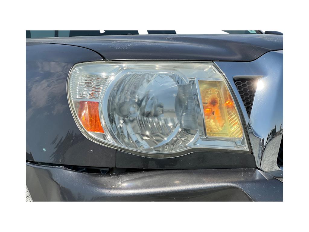 Thumbnail: 2011 Toyota Tacoma - 32