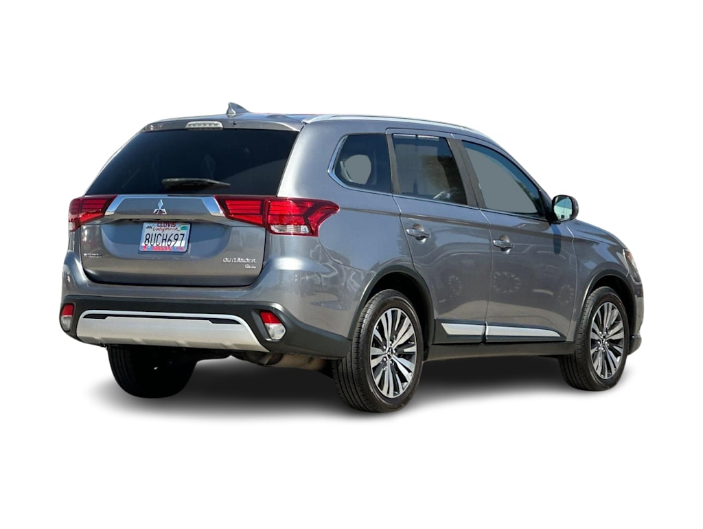 Thumbnail: 2019 Mitsubishi Outlander - 19