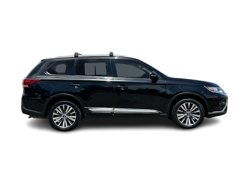 Thumbnail: 2020 Mitsubishi Outlander - 19