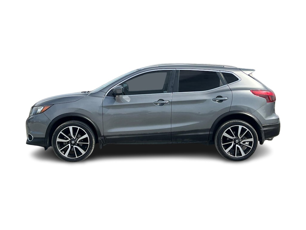 Thumbnail: 2017 Nissan Rogue Sport - 3