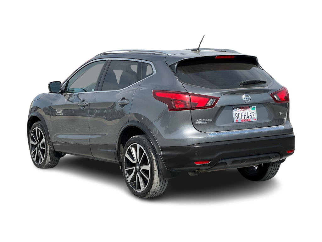 Thumbnail: 2017 Nissan Rogue Sport - 4