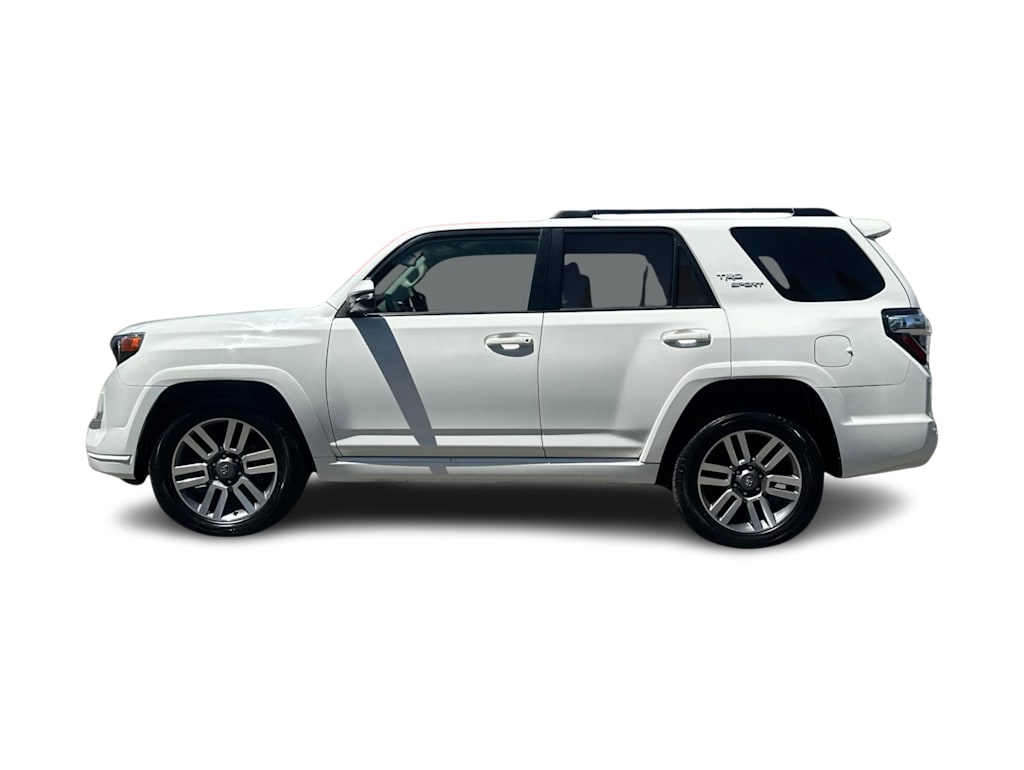 Thumbnail: 2022 Toyota 4Runner - 3