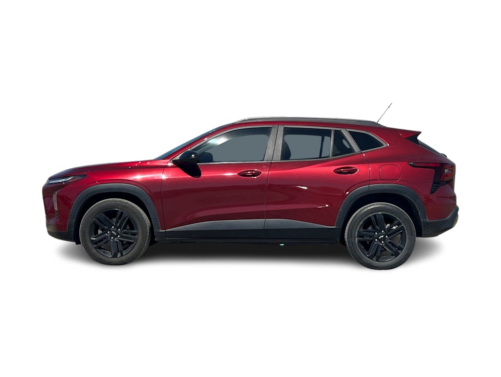 Thumbnail: 2024 Chevrolet Trax - 3