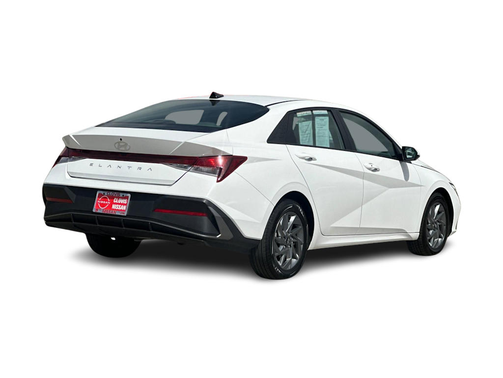 Thumbnail: 2024 Hyundai Elantra - 15