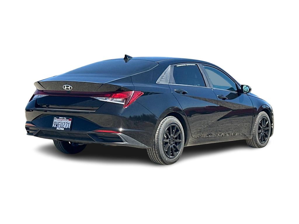 Thumbnail: 2022 Hyundai Elantra - 18