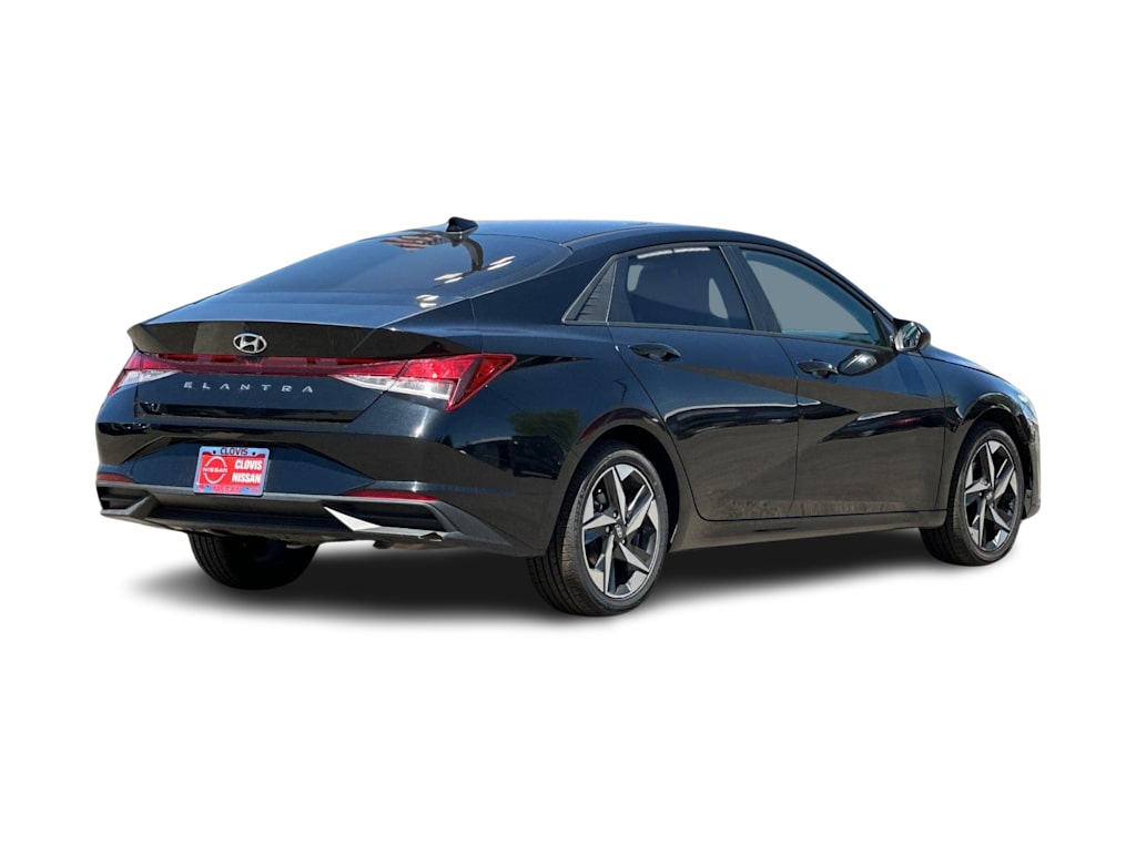 Thumbnail: 2023 Hyundai Elantra - 18