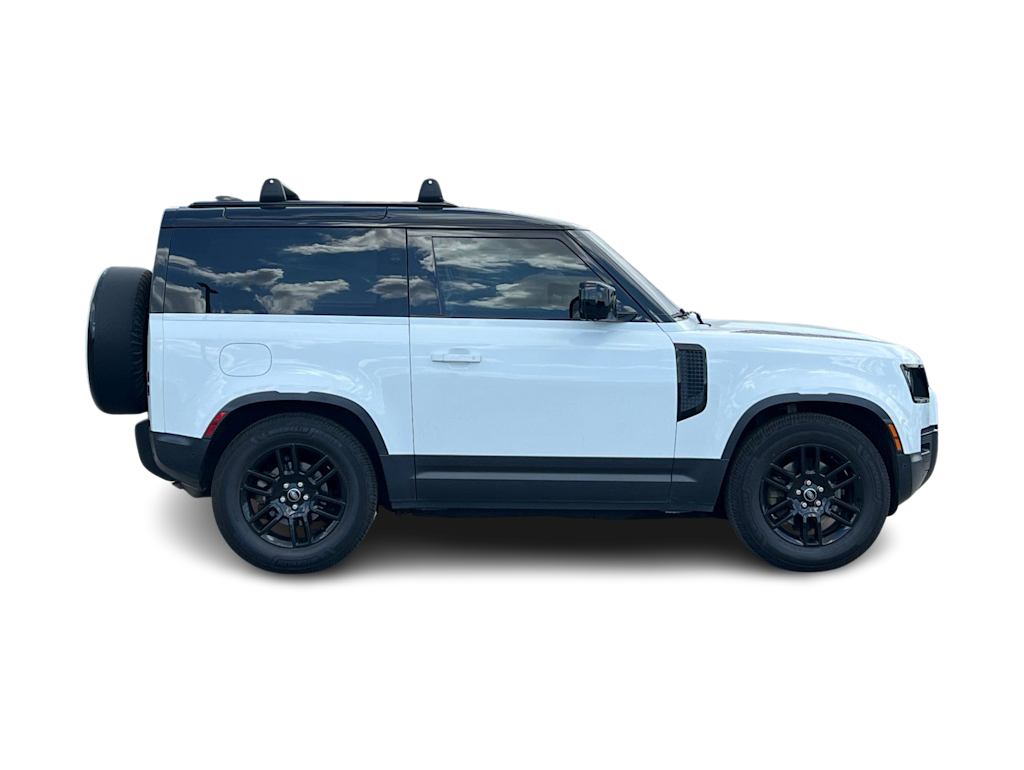 Thumbnail: 2022 Land Rover Defender - 17