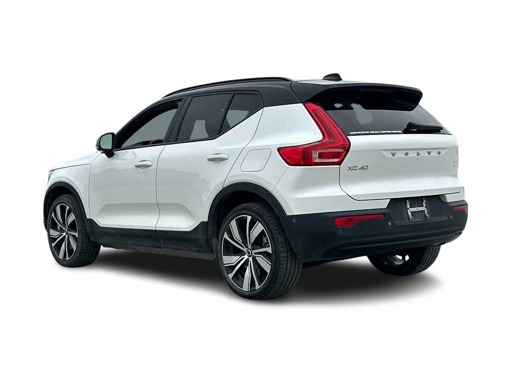 Thumbnail: 2022 Volvo XC40 - 4