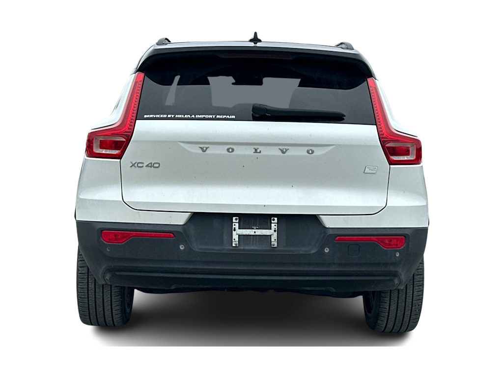 Thumbnail: 2022 Volvo XC40 - 5