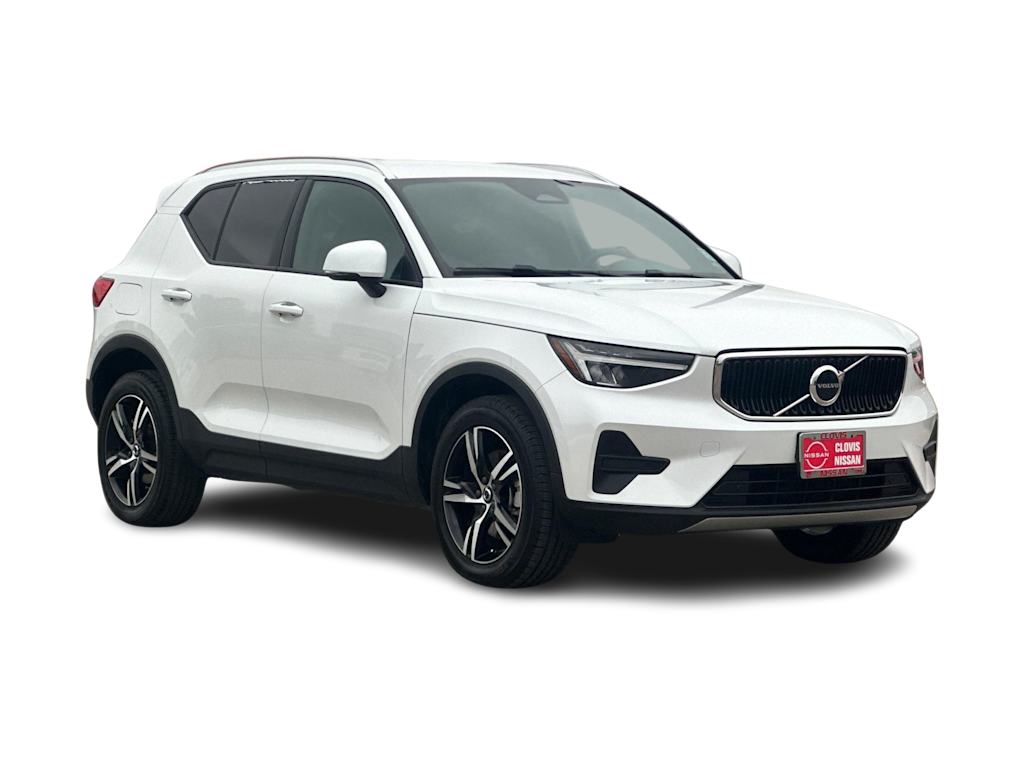 Thumbnail: 2023 Volvo XC40 - 21