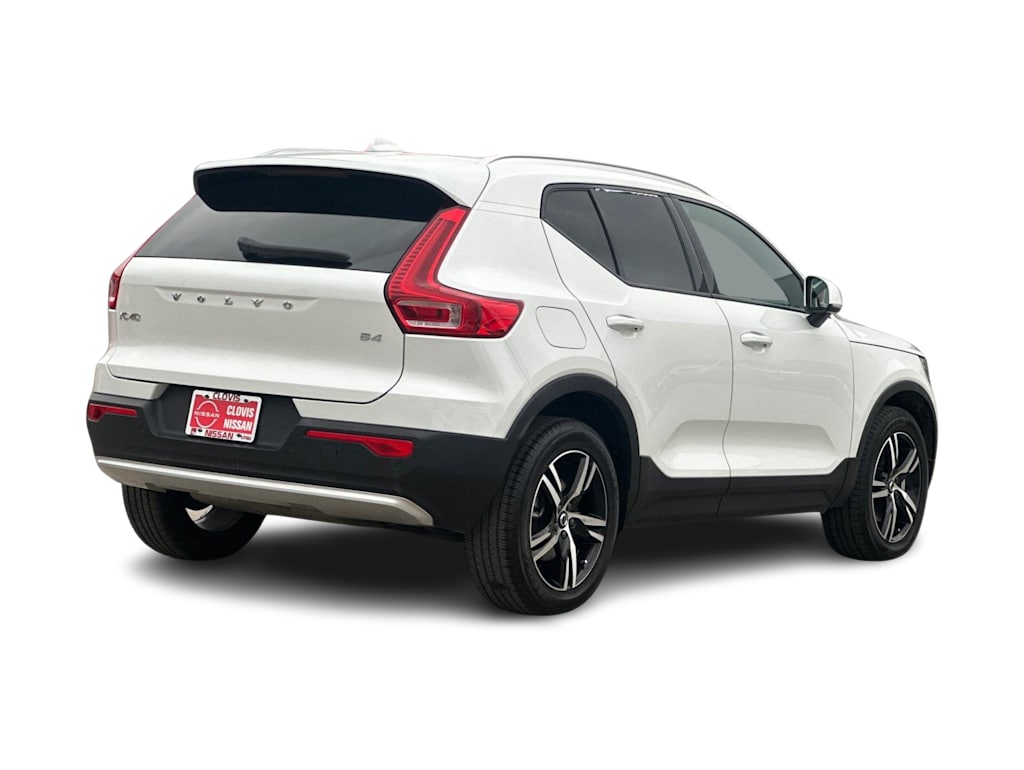 Thumbnail: 2023 Volvo XC40 - 19