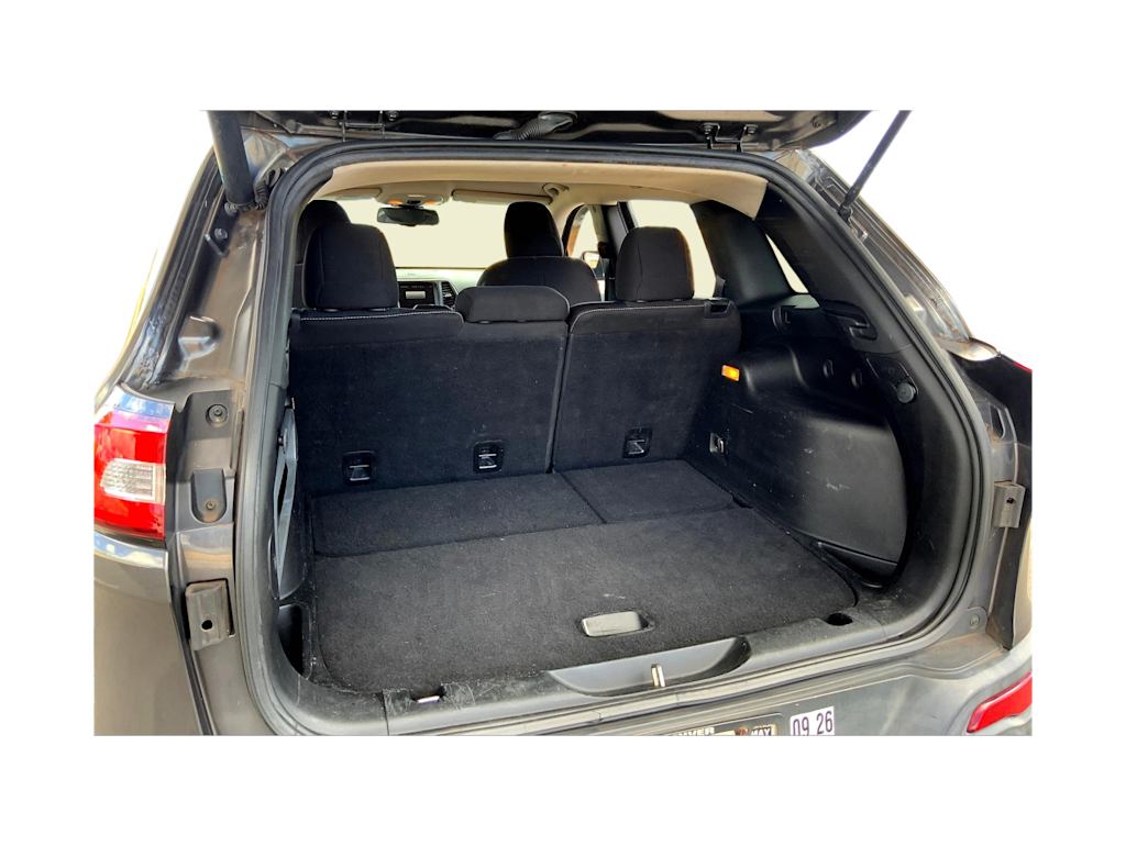 Thumbnail: 2016 Jeep Cherokee - 18