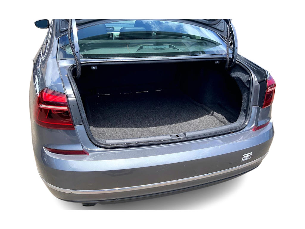 Thumbnail: 2019 Volkswagen Passat - 19