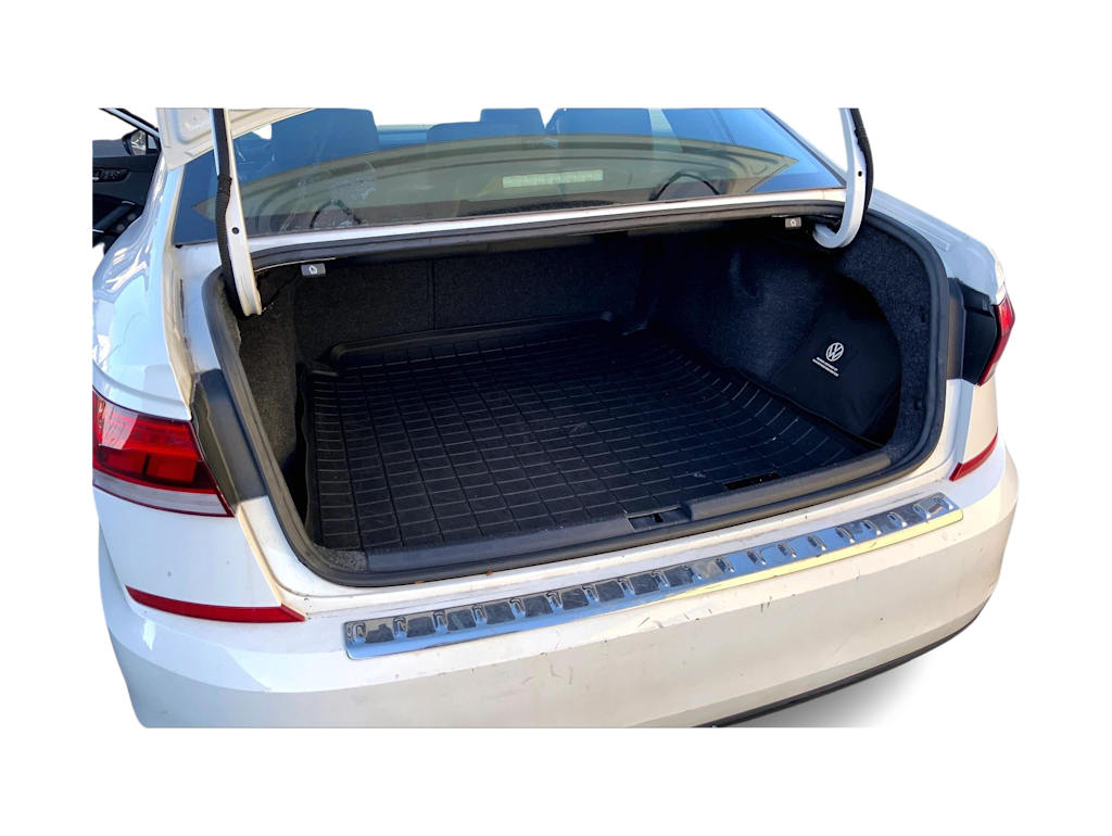 Thumbnail: 2021 Volkswagen Passat - 18