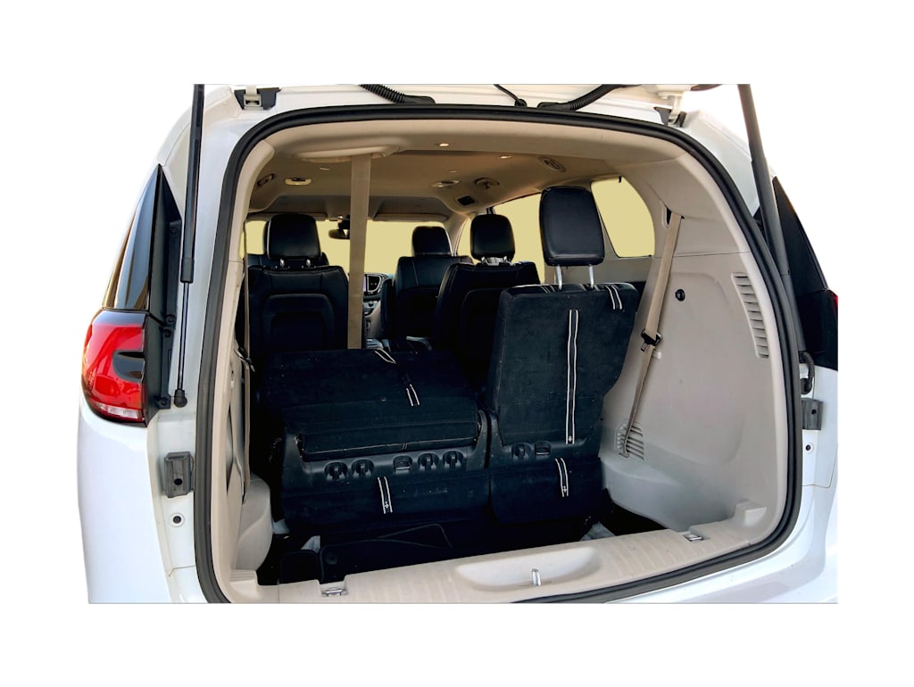 Thumbnail: 2022 Chrysler Pacifica - 17