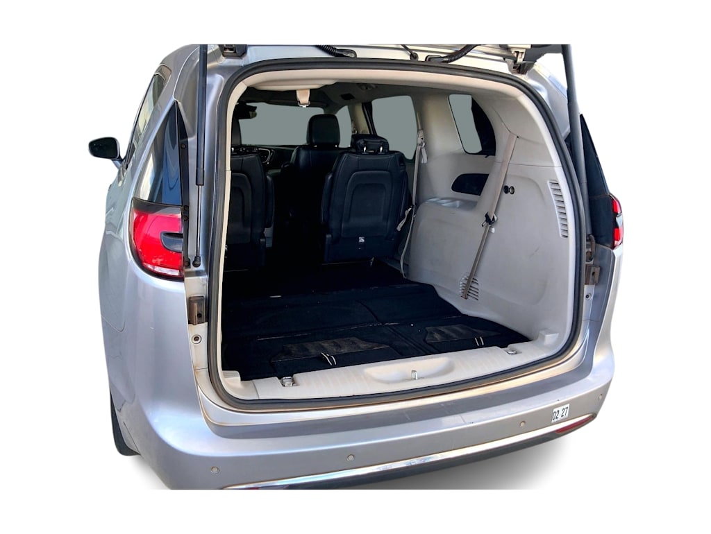 Thumbnail: 2021 Chrysler Pacifica - 18