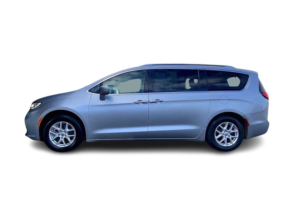 Thumbnail: 2021 Chrysler Pacifica - 3