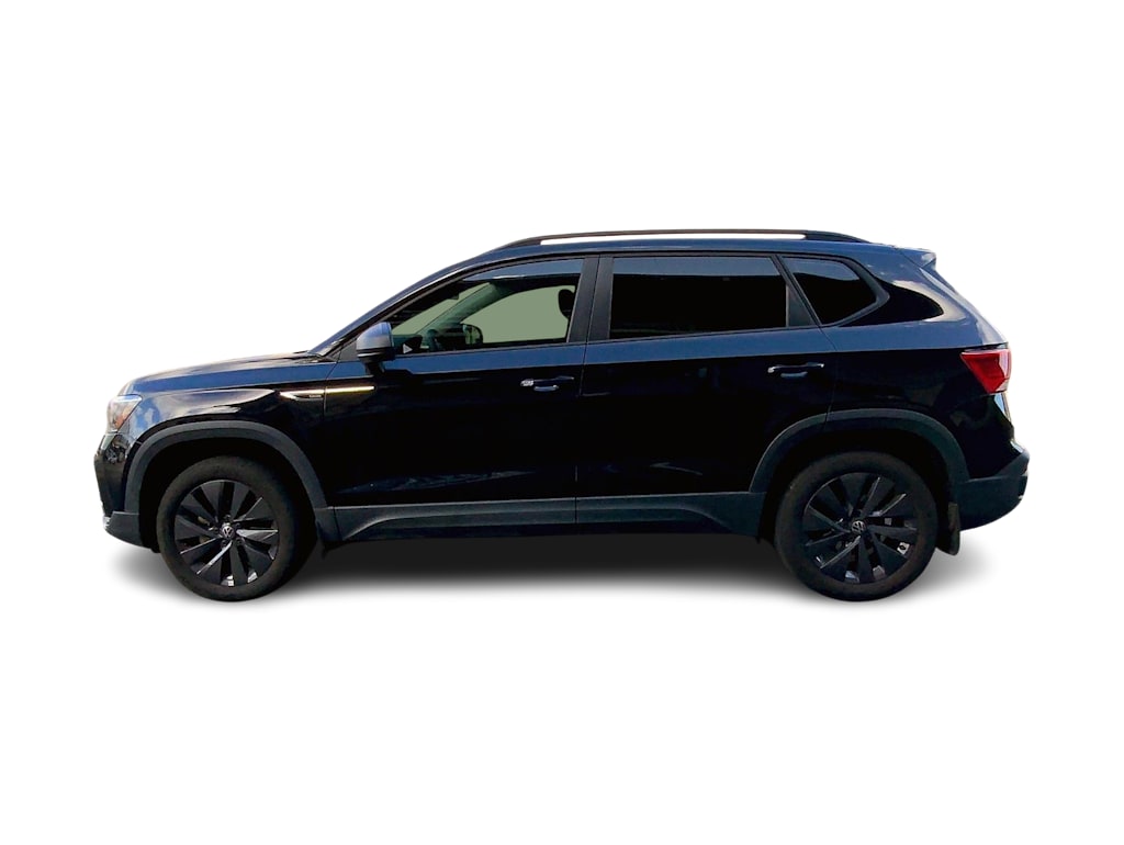Thumbnail: 2022 Volkswagen Taos - 3