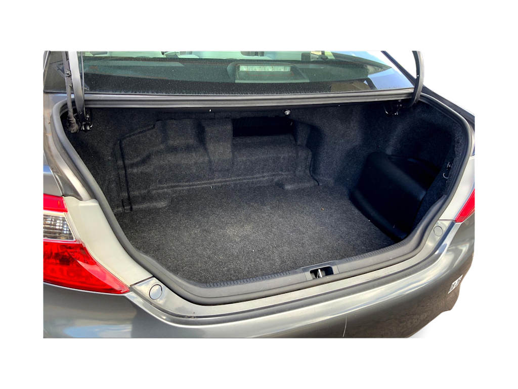 Thumbnail: 2014 Toyota Camry - 18