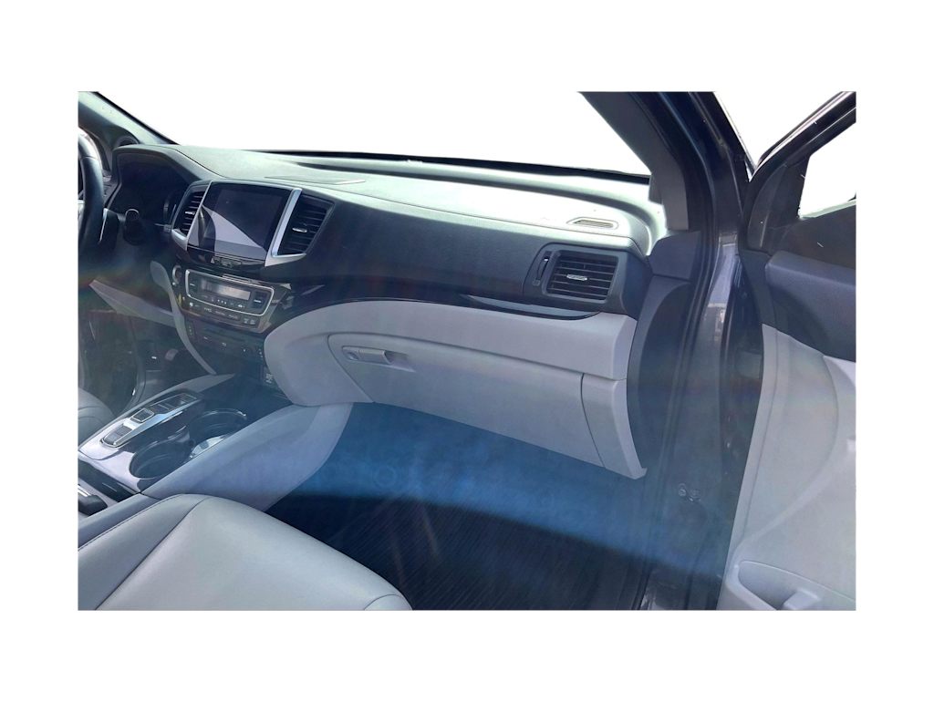 Thumbnail: 2017 Honda Pilot - 24