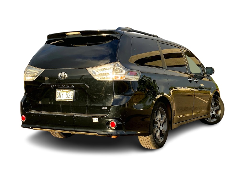 2015 Toyota Sienna SE 23