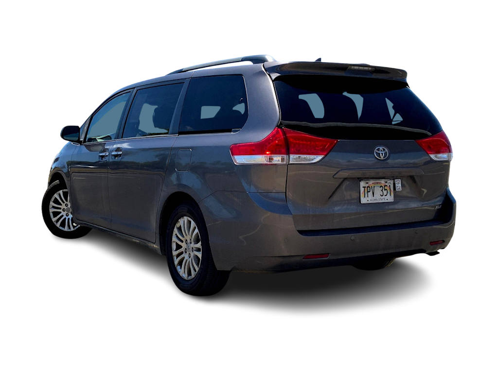 Thumbnail: 2014 Toyota Sienna - 4