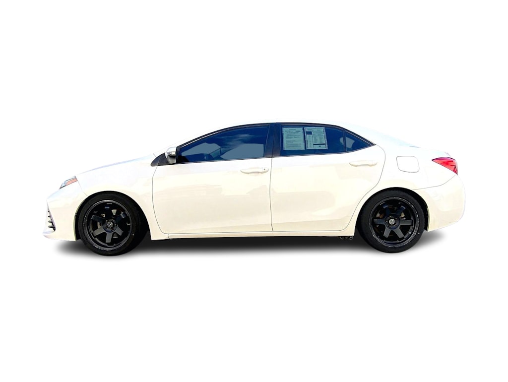 Thumbnail: 2017 Toyota Corolla - 3