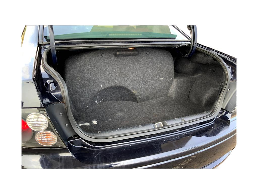 2005 Pontiac GTO Base 18