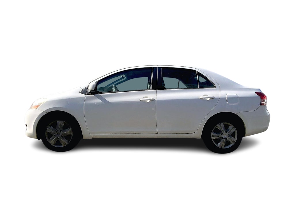 Thumbnail: 2010 Toyota Yaris - 3