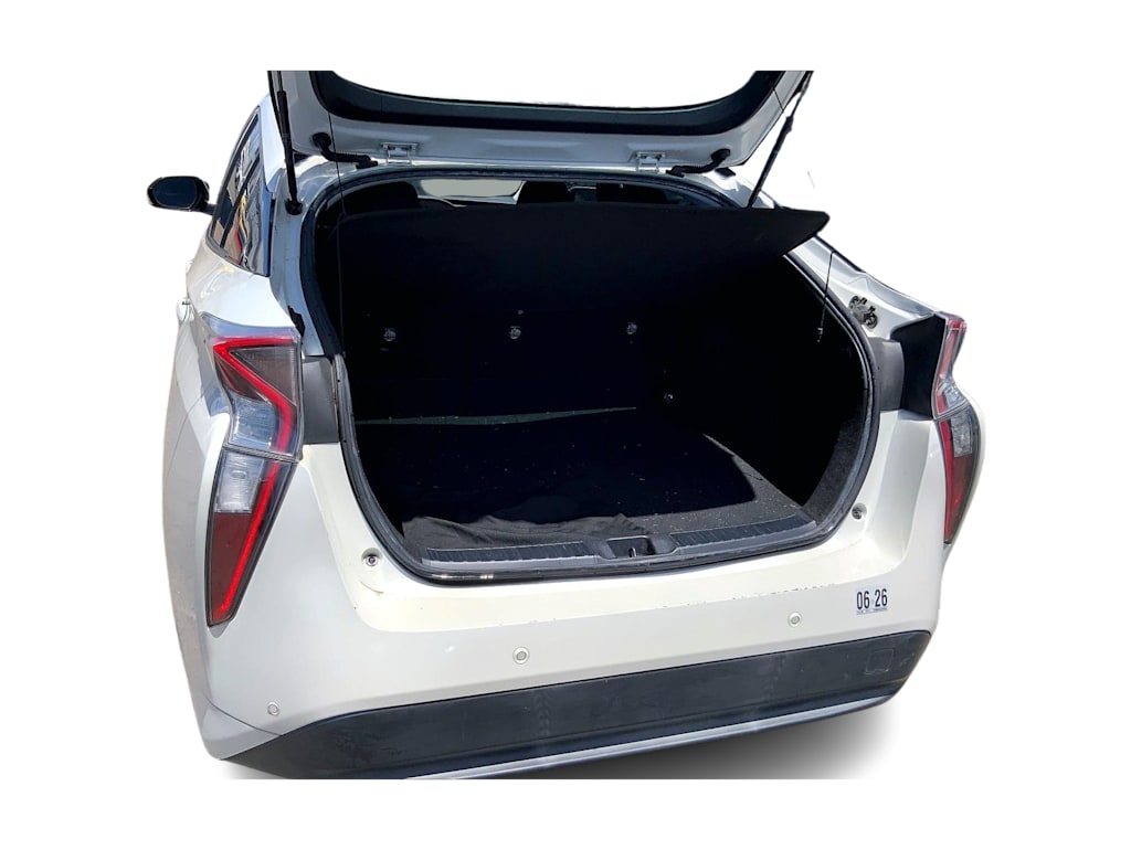 Thumbnail: 2018 Toyota Prius - 17