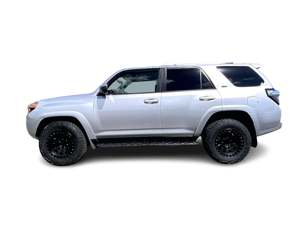 Thumbnail: 2017 Toyota 4Runner - 3