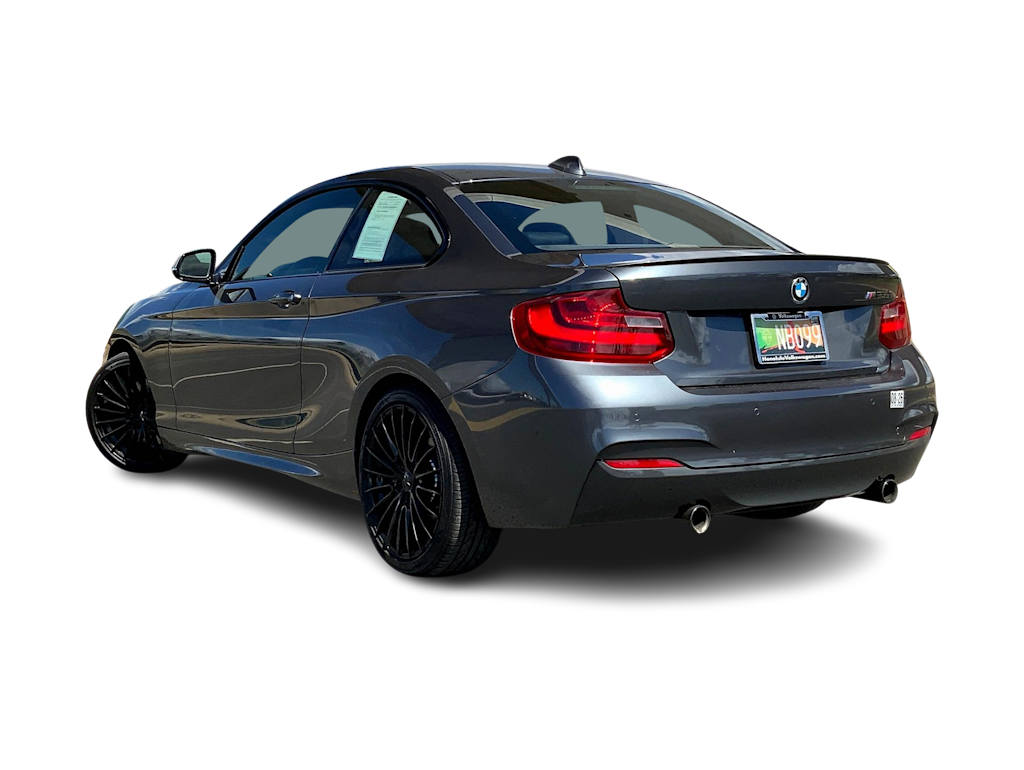 Thumbnail: 2016 BMW 2 Series - 4