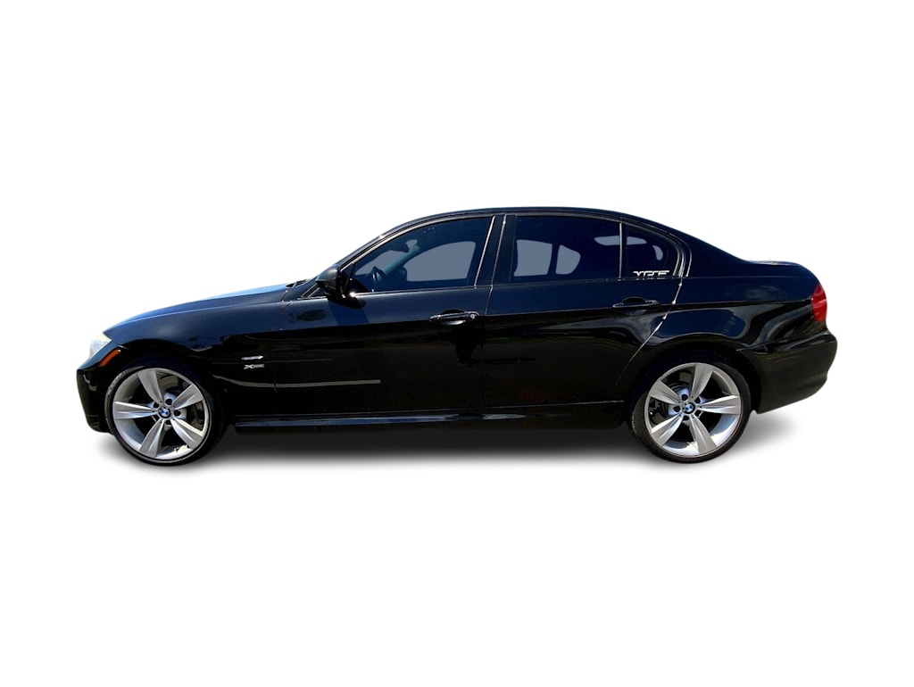 Thumbnail: 2011 BMW 3 Series - 3