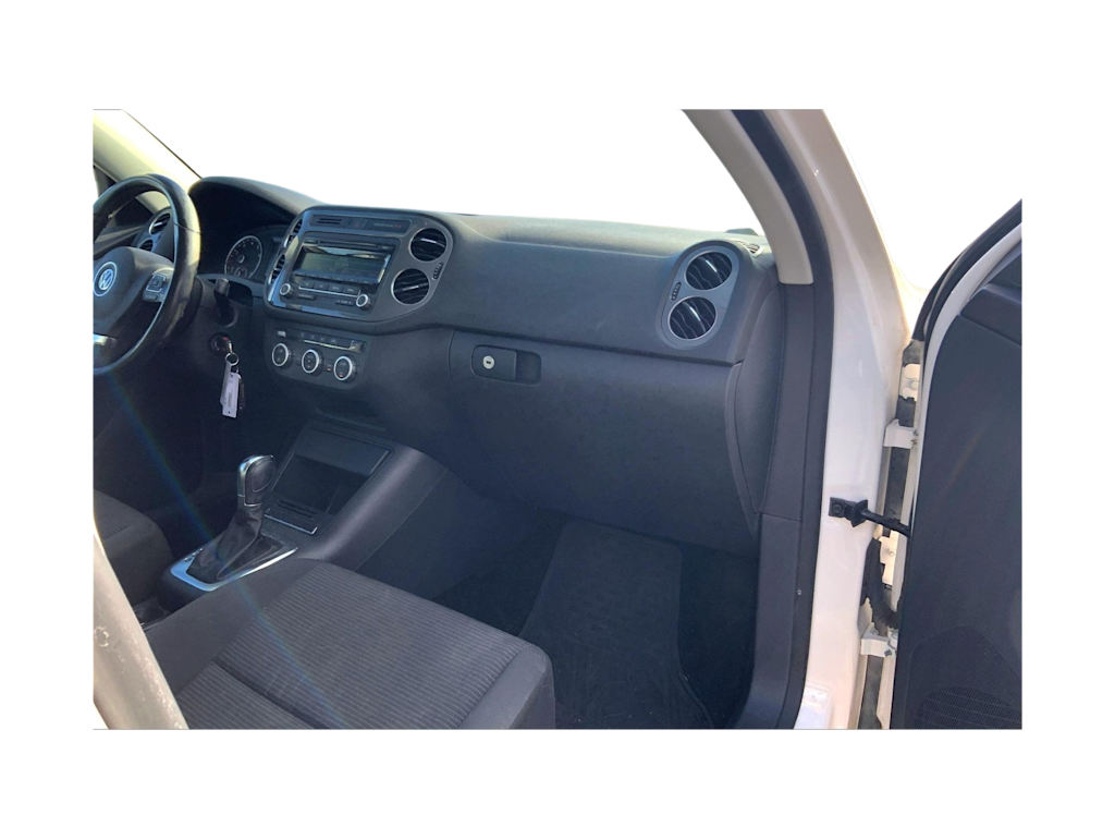 Thumbnail: 2013 Volkswagen Tiguan - 24