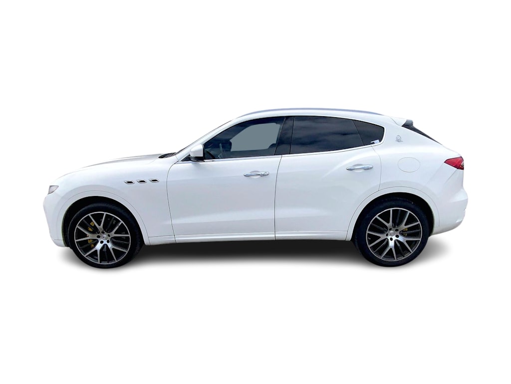 Thumbnail: 2017 Maserati Levante - 3