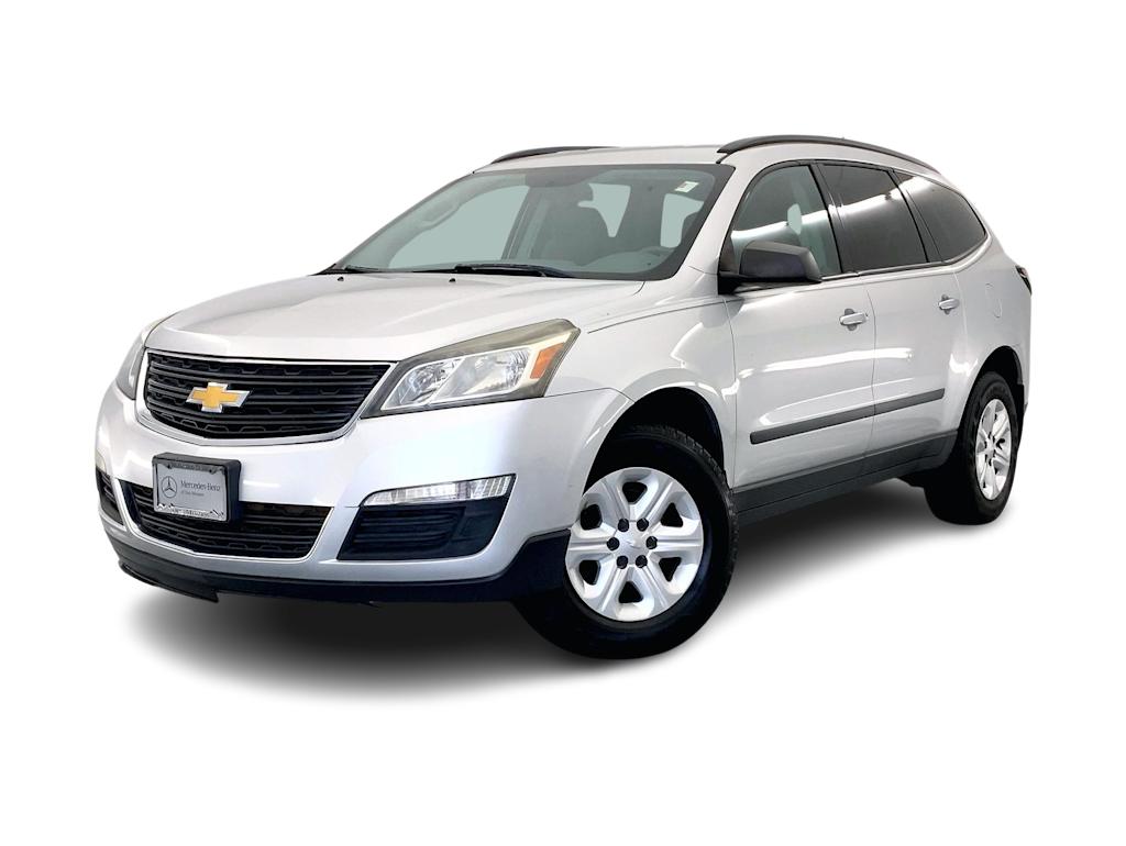Used 2014 Chevrolet Traverse LS with VIN 1GNKRFKDXEJ345062 for sale in Hudson, WI