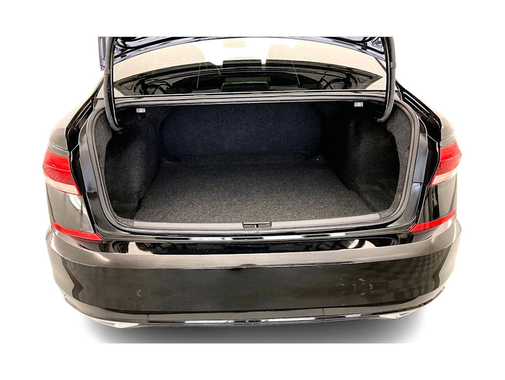 Thumbnail: 2020 Volkswagen Passat - 17