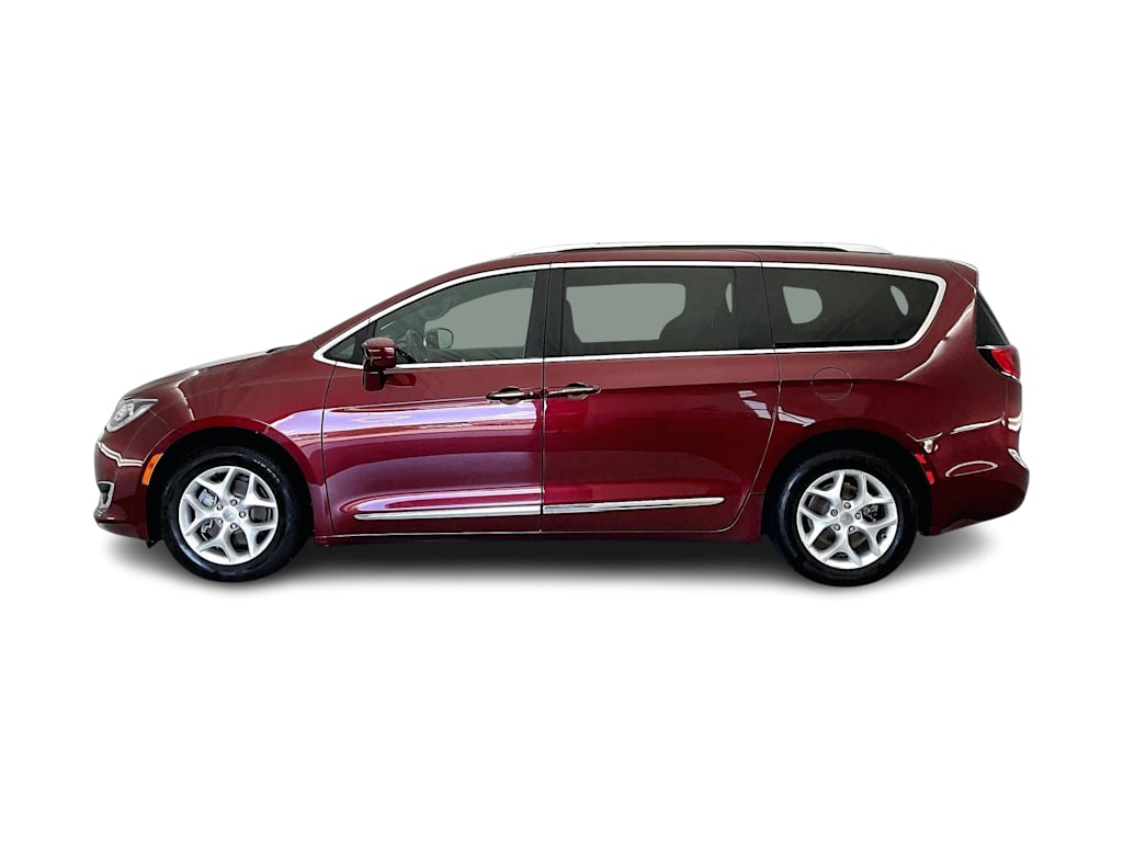 Thumbnail: 2020 Chrysler Pacifica - 3