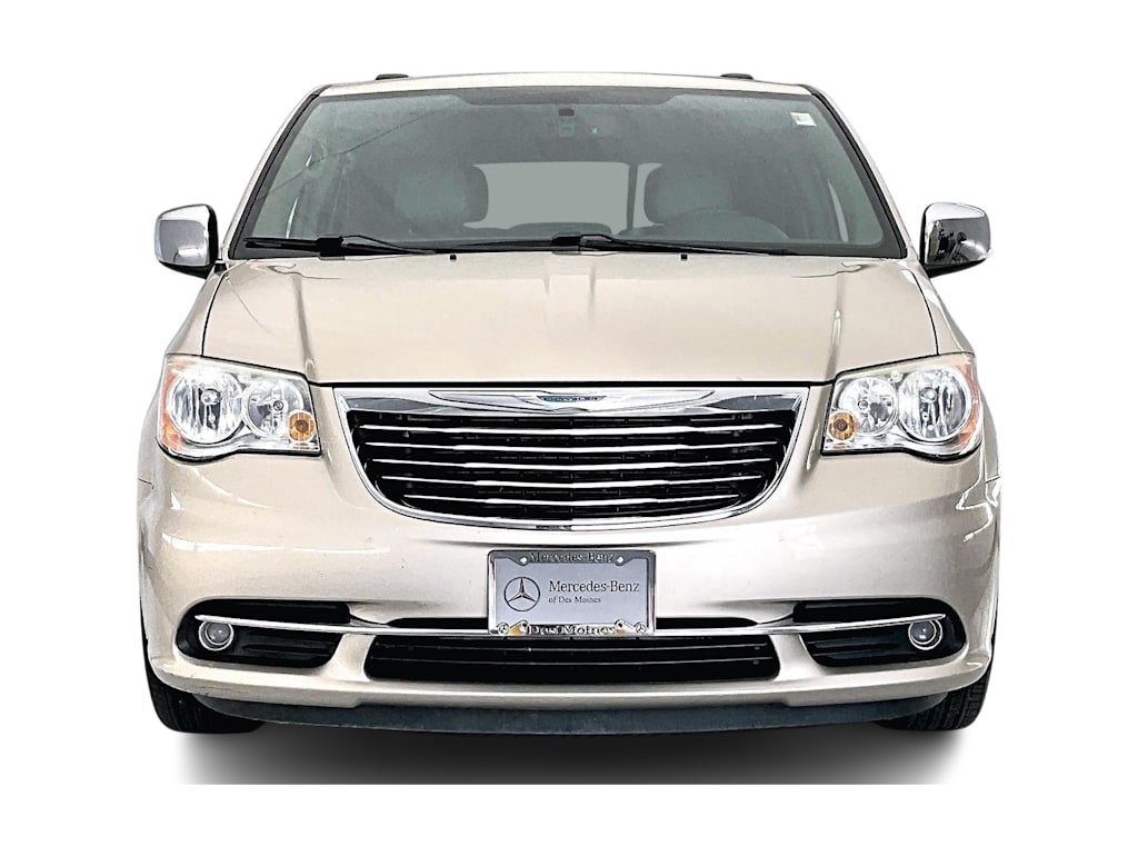 Thumbnail: 2013 Chrysler Town & Country - 6