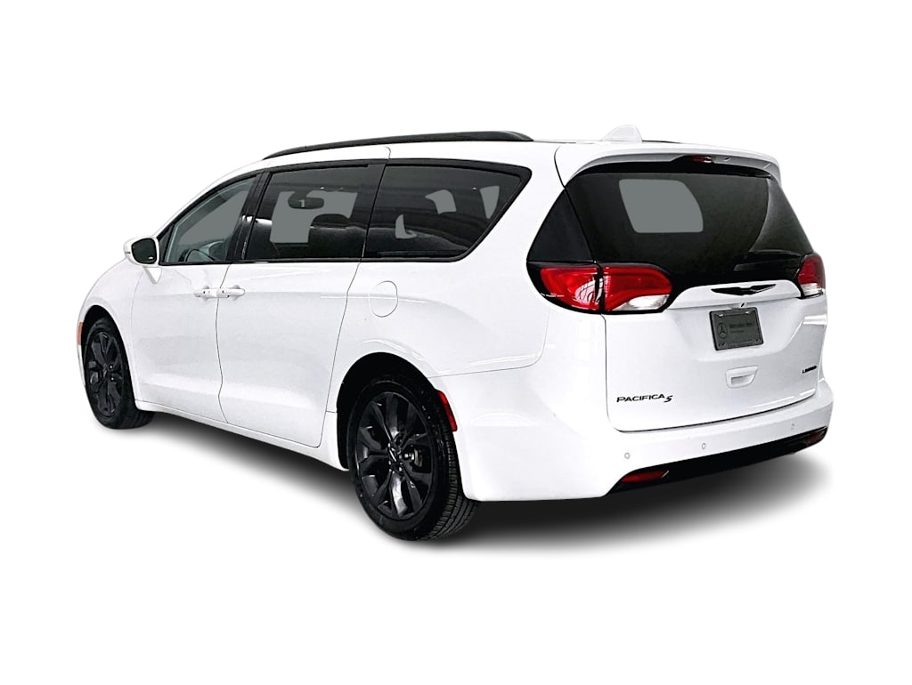 Thumbnail: 2020 Chrysler Pacifica - 4
