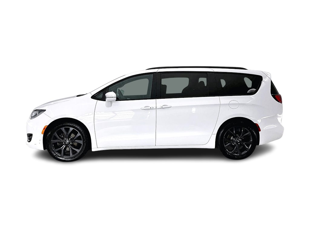 Thumbnail: 2020 Chrysler Pacifica - 3