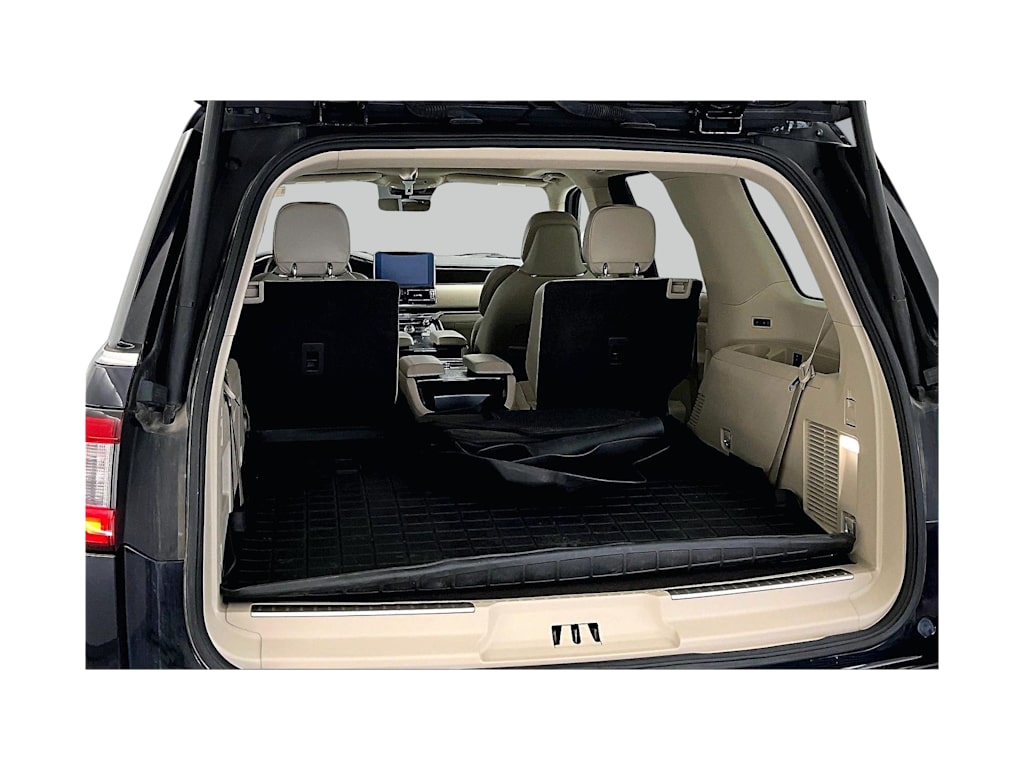 Thumbnail: 2021 Lincoln Navigator - 17