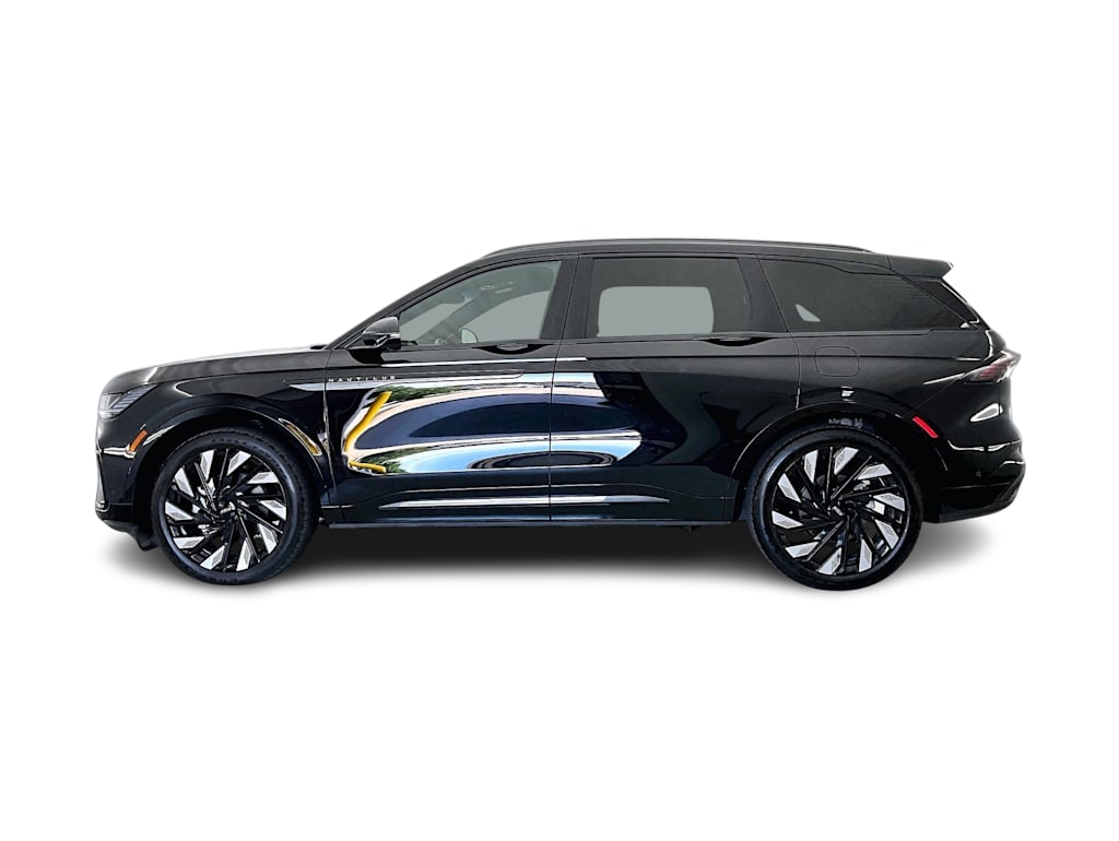 Thumbnail: 2024 Lincoln Nautilus - 3
